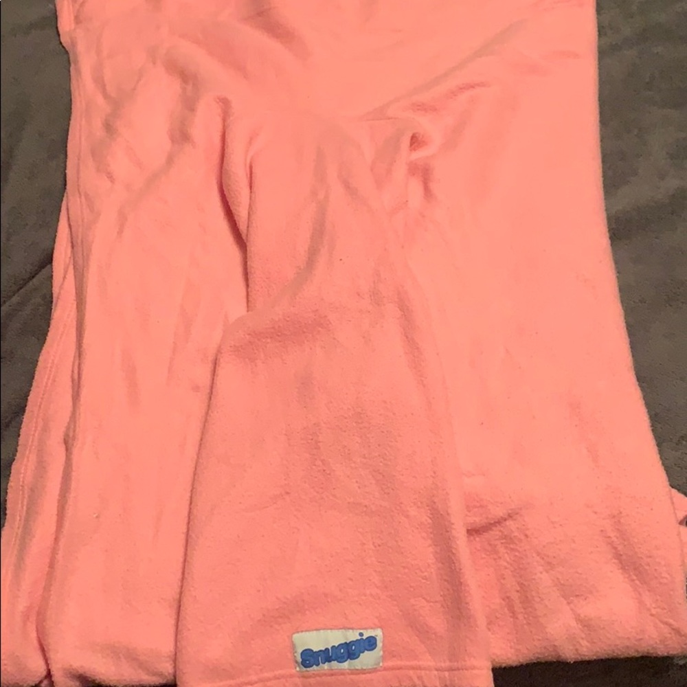 Used pink Snuggie